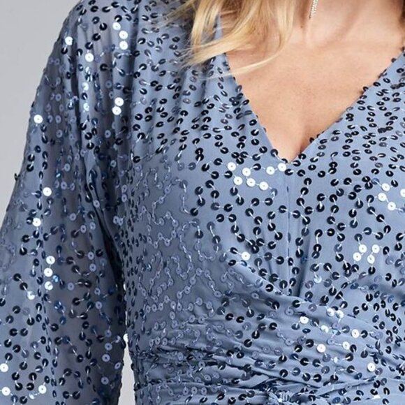 💃🏻Host Pick 💃🏻 Blue Sequin Tie-Front Dress, Size 4 - Picture 2 of 5